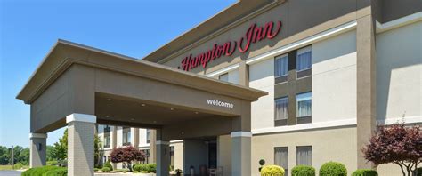 Hampton Inn Carbondale hotel with free breakfast .